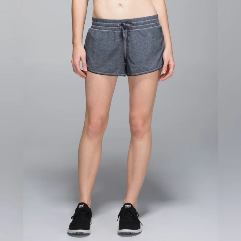 Lululemon Seek The Heat Short